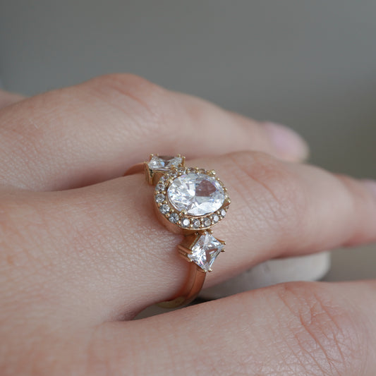 14k Yellow Gold oval Ring with Cubic Zirconia-12766