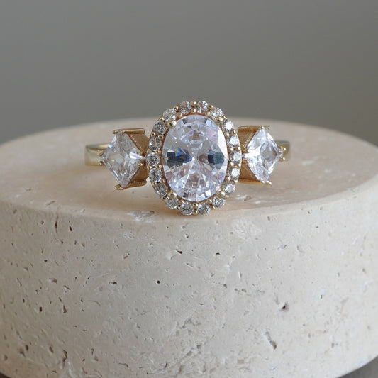 14k Yellow Gold oval Ring with Cubic Zirconia-12766